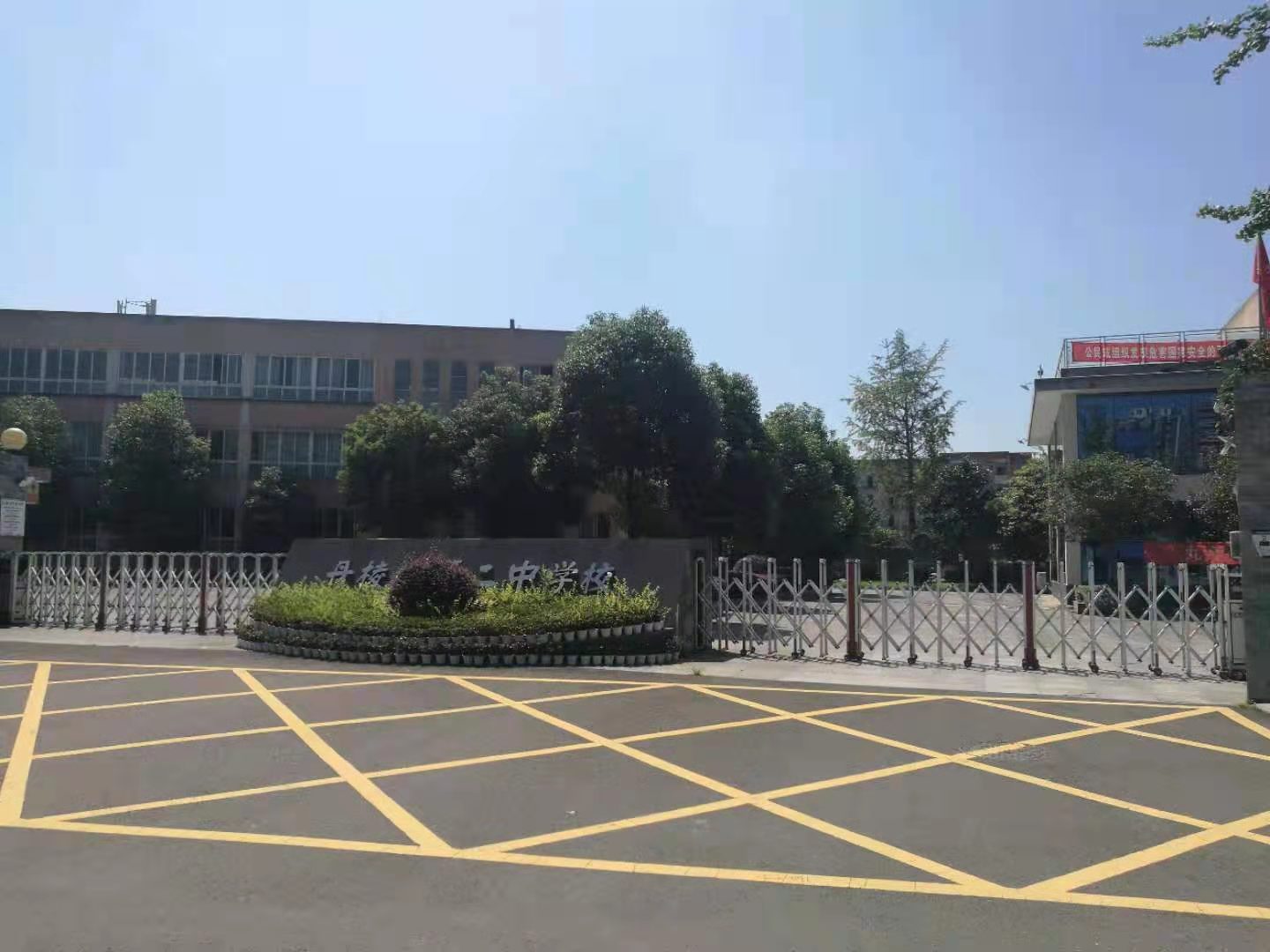 伸縮門、電動門